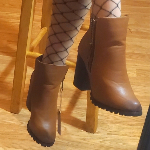 "NEW"Seven7footwear Hannah Boots - Picture 4 of 4